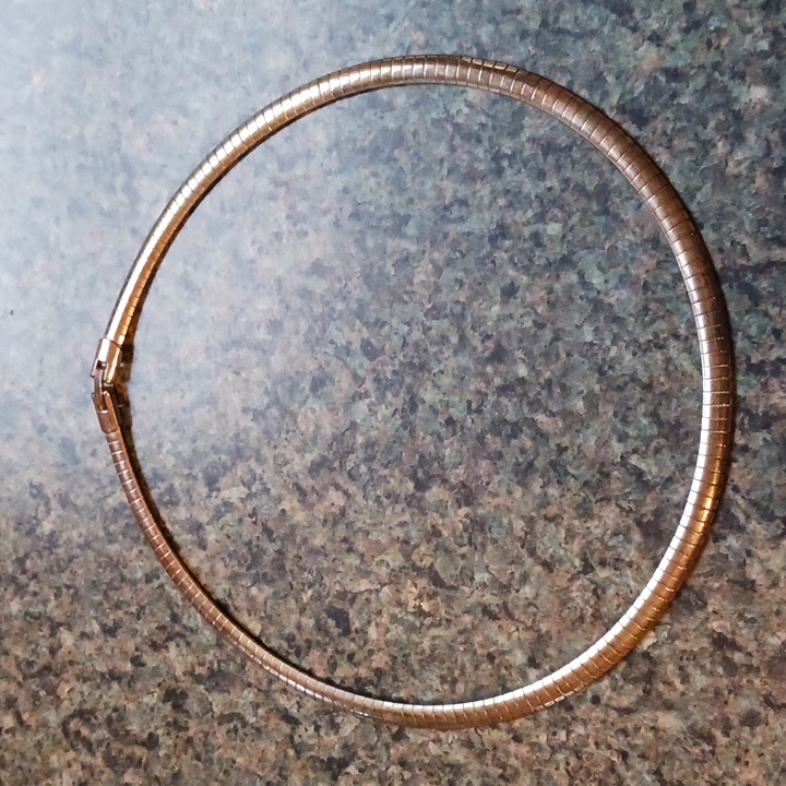 Womans Jewelry Silvertone Necklace 17 1/2